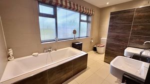 Photo 15- click for photo gallery